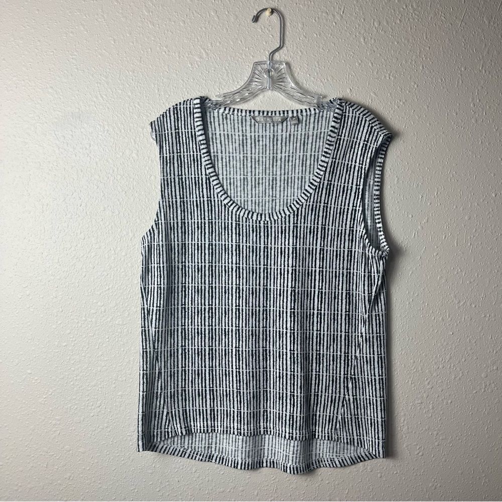 Athleta Breezy Muscle Tee Size Medium